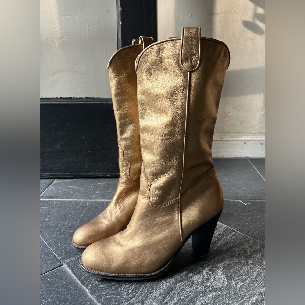 Lovely 90’s Y2K Mia Metallic Gold Leather Cowgirl Heeled Boots